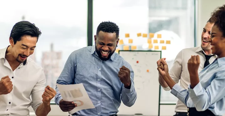 how-points-and-recognition-programs-promote-your-company-culture