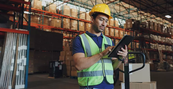 worker in manufacturing industry