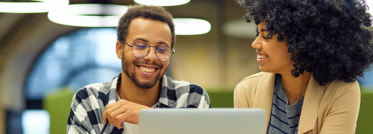 peer-to-peer-recognition-programs-drive-roi